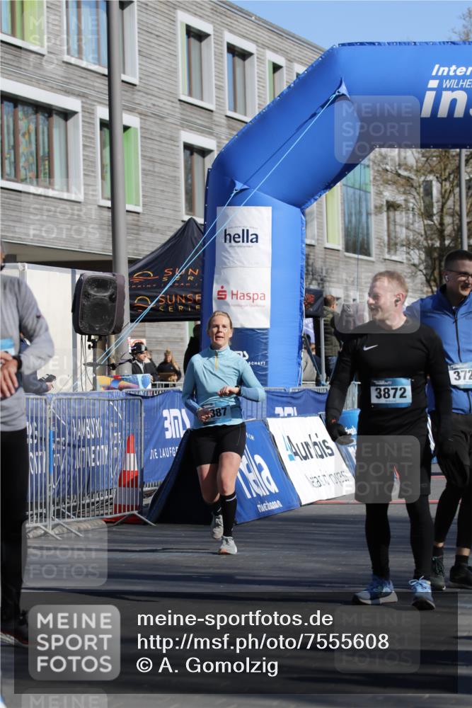 06.04.2025 - 44. Internationalen Wilhelmsburger Insellauf A. Gomolzig http://msf.ph/oto/7555608 06.04.2025 10:39:58 Ziel 3729, 3872, 3887, 4344 meine-sportfotos.de