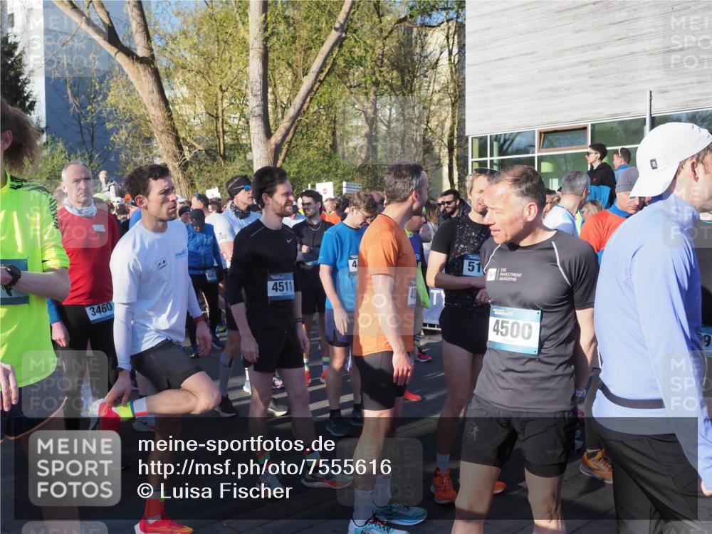 06.04.2025 - 44. Internationalen Wilhelmsburger Insellauf Luisa Fischer http://msf.ph/oto/7555616 06.04.2025 08:47:40 Ziel 4081, 3460, 4511, 51, 4500, 9 meine-sportfotos.de