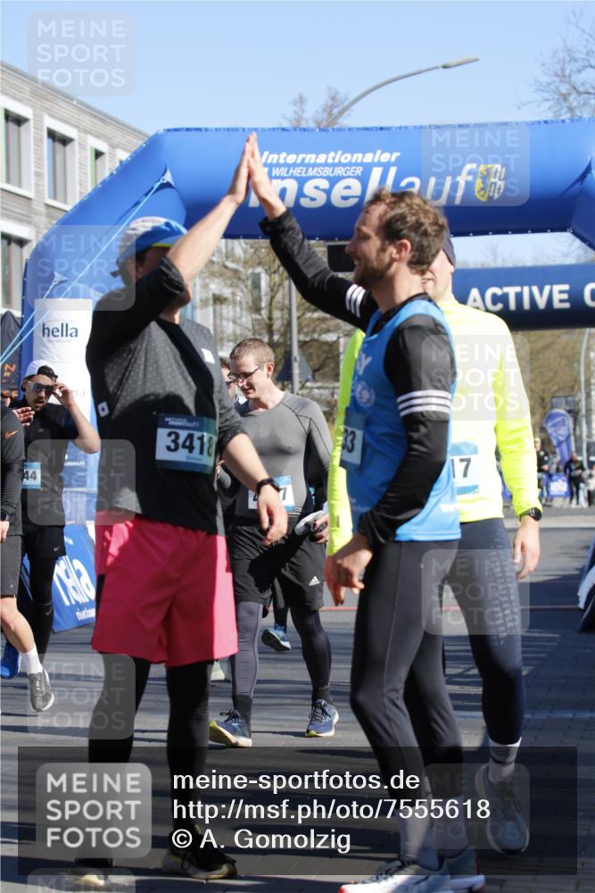 06.04.2025 - 44. Internationalen Wilhelmsburger Insellauf A. Gomolzig http://msf.ph/oto/7555618 06.04.2025 10:39:51 Ziel 3756, 3872, 4065, 4067, 4344 meine-sportfotos.de