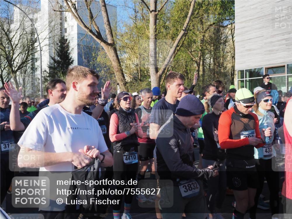 06.04.2025 - 44. Internationalen Wilhelmsburger Insellauf Luisa Fischer http://msf.ph/oto/7555627 06.04.2025 08:48:29 Ziel 58, 3174, 4410, 3832, 200, 4378 meine-sportfotos.de