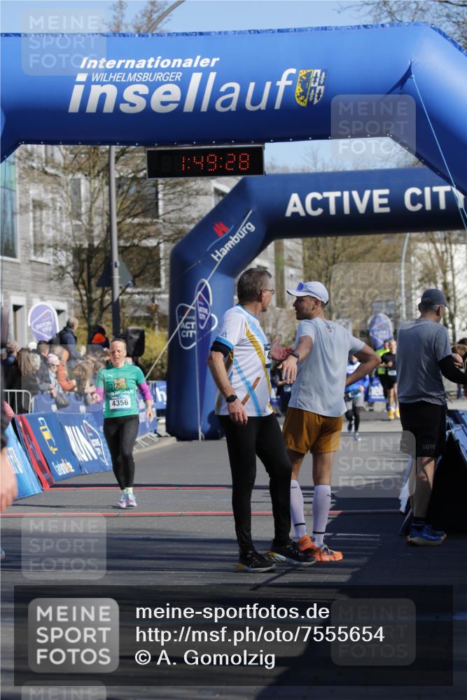 06.04.2025 - 44. Internationalen Wilhelmsburger Insellauf A. Gomolzig http://msf.ph/oto/7555654 06.04.2025 10:39:26 Ziel 3350, 3592, 3709, 3915, 4253, 4356, 4560, 4592 meine-sportfotos.de