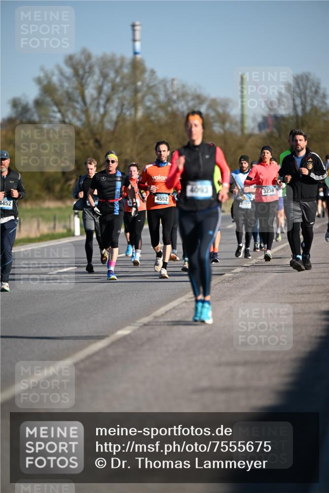 06.04.2025 - 44. Internationalen Wilhelmsburger Insellauf Dr. Thomas Lammeyer http://msf.ph/oto/7555675 06.04.2025 09:31:34 Laufen 4452, 4552, 4557, 3238 meine-sportfotos.de