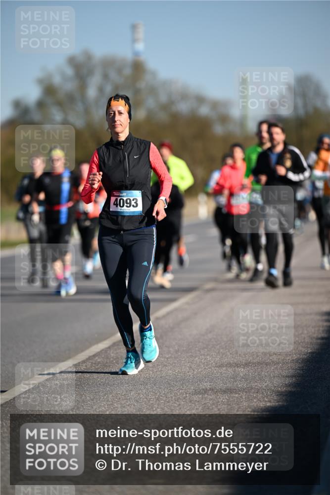 06.04.2025 - 44. Internationalen Wilhelmsburger Insellauf Dr. Thomas Lammeyer http://msf.ph/oto/7555722 06.04.2025 09:31:36 Laufen 4093 meine-sportfotos.de