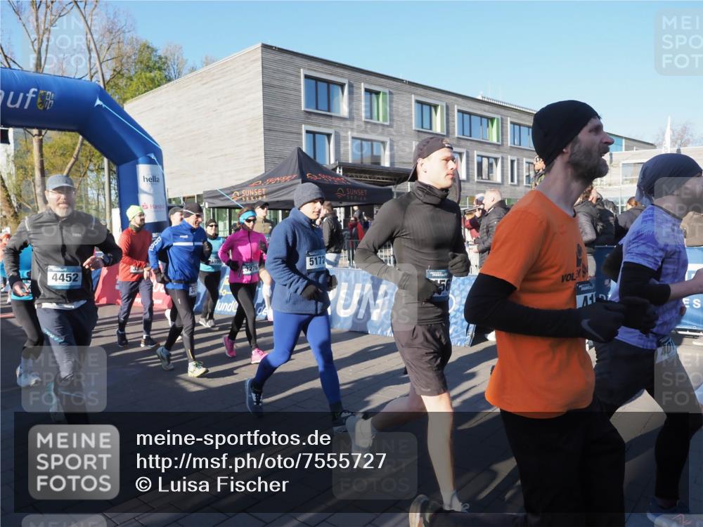 06.04.2025 - 44. Internationalen Wilhelmsburger Insellauf Luisa Fischer http://msf.ph/oto/7555727 06.04.2025 08:51:44 Ziel 4452, 3109, 3276, 5172, 401 meine-sportfotos.de