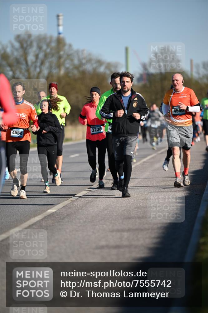 06.04.2025 - 44. Internationalen Wilhelmsburger Insellauf Dr. Thomas Lammeyer http://msf.ph/oto/7555742 06.04.2025 09:31:38 Laufen 3238, 455, 4550 meine-sportfotos.de