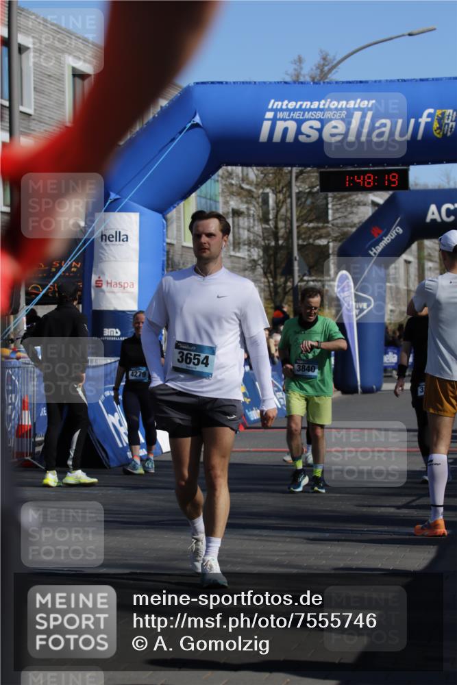 06.04.2025 - 44. Internationalen Wilhelmsburger Insellauf A. Gomolzig http://msf.ph/oto/7555746 06.04.2025 10:38:17 Ziel 3295, 3654, 3840, 3921, 4278, 4279, 4290, 4365 meine-sportfotos.de