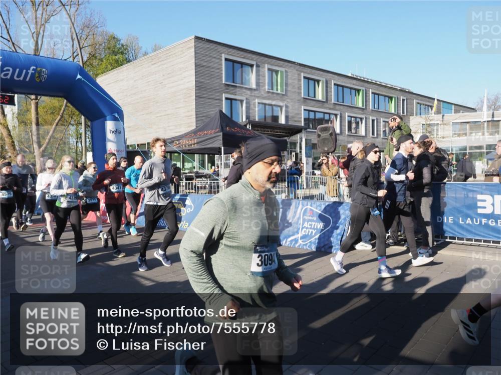 06.04.2025 - 44. Internationalen Wilhelmsburger Insellauf Luisa Fischer http://msf.ph/oto/7555778 06.04.2025 08:51:52 Ziel 52, 4575, 4370, 4339, 3975, 4341, 4370, 3094 meine-sportfotos.de