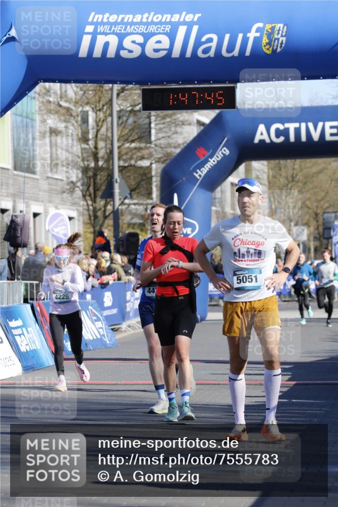 06.04.2025 - 44. Internationalen Wilhelmsburger Insellauf A. Gomolzig http://msf.ph/oto/7555783 06.04.2025 10:37:44 Ziel 3197, 3206, 4226, 4470, 5051 meine-sportfotos.de