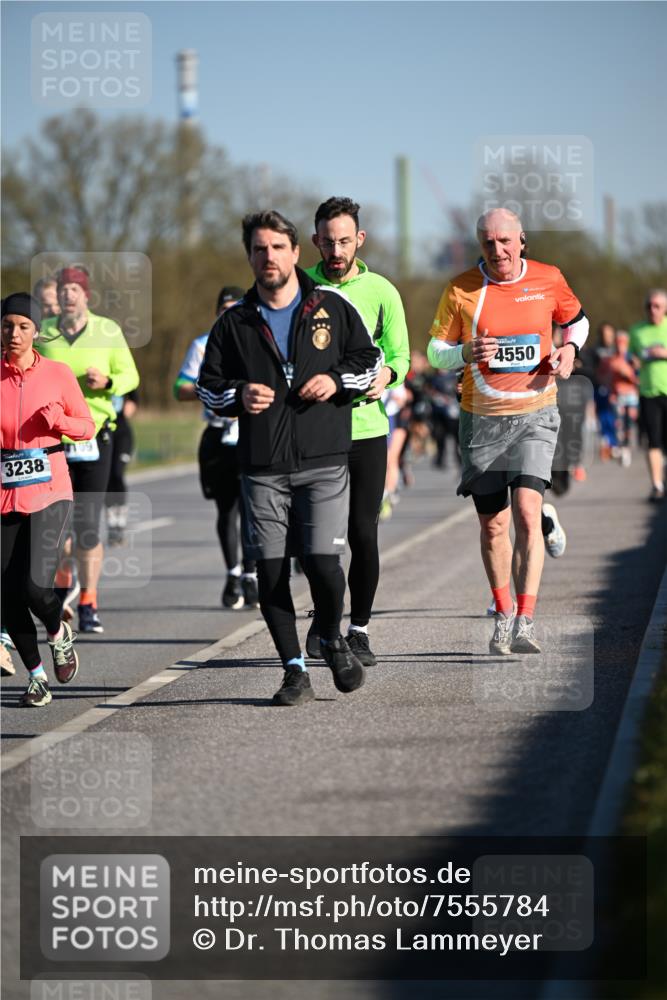 06.04.2025 - 44. Internationalen Wilhelmsburger Insellauf Dr. Thomas Lammeyer http://msf.ph/oto/7555784 06.04.2025 09:31:40 Laufen 109, 3238, 4550 meine-sportfotos.de
