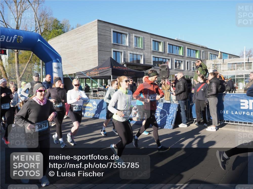 06.04.2025 - 44. Internationalen Wilhelmsburger Insellauf Luisa Fischer http://msf.ph/oto/7555785 06.04.2025 08:51:53 Ziel 5010, 3446, 3876, 475, 43764, 4339, 4341 meine-sportfotos.de
