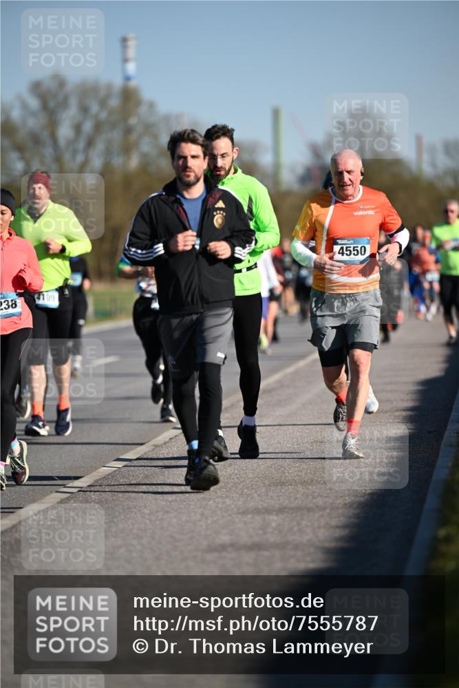 06.04.2025 - 44. Internationalen Wilhelmsburger Insellauf Dr. Thomas Lammeyer http://msf.ph/oto/7555787 06.04.2025 09:31:40 Laufen 238, 4109, 4550 meine-sportfotos.de