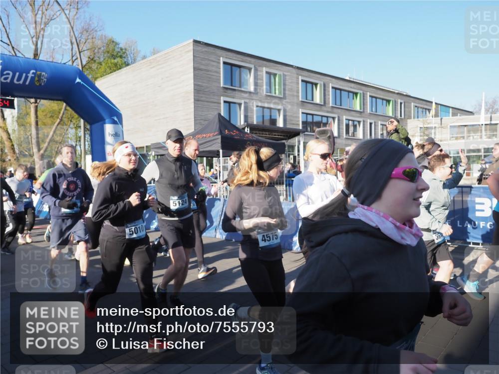 06.04.2025 - 44. Internationalen Wilhelmsburger Insellauf Luisa Fischer http://msf.ph/oto/7555793 06.04.2025 08:51:54 Ziel 54, 5010, 5124, 4575, 3 meine-sportfotos.de