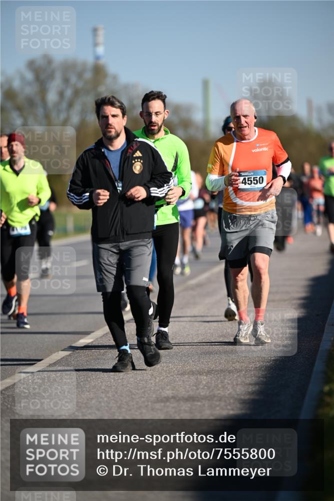 06.04.2025 - 44. Internationalen Wilhelmsburger Insellauf Dr. Thomas Lammeyer http://msf.ph/oto/7555800 06.04.2025 09:31:40 Laufen 4550, 10 meine-sportfotos.de