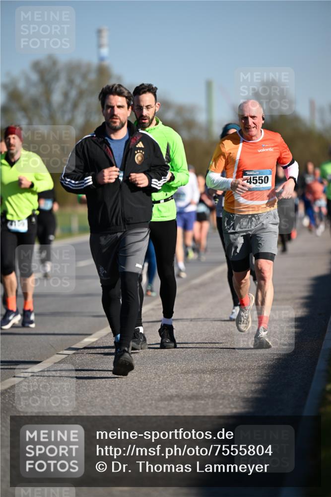 06.04.2025 - 44. Internationalen Wilhelmsburger Insellauf Dr. Thomas Lammeyer http://msf.ph/oto/7555804 06.04.2025 09:31:40 Laufen 4550 meine-sportfotos.de