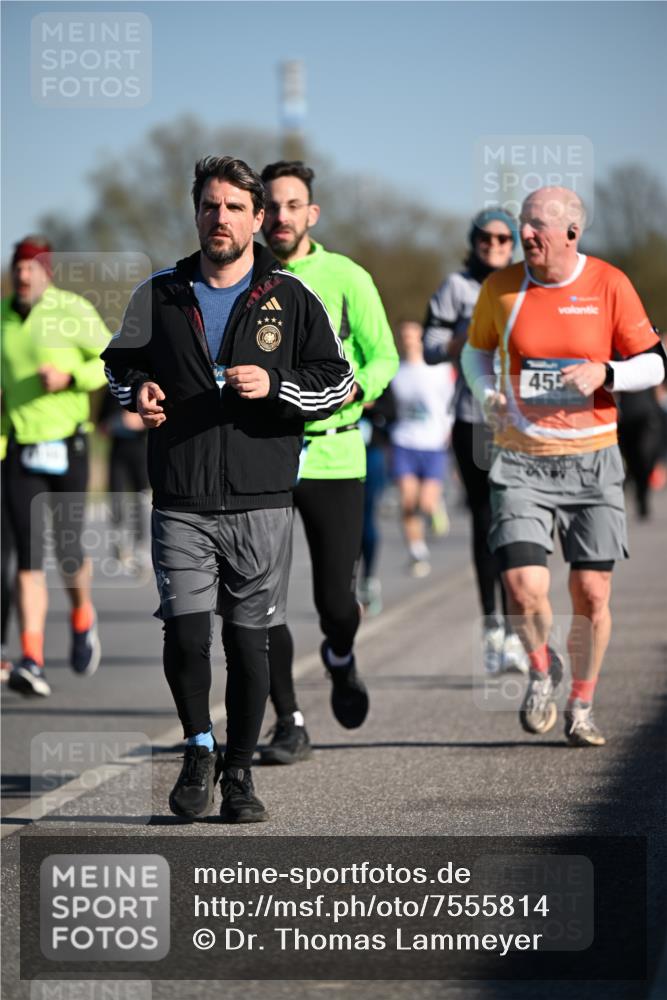 06.04.2025 - 44. Internationalen Wilhelmsburger Insellauf Dr. Thomas Lammeyer http://msf.ph/oto/7555814 06.04.2025 09:31:41 Laufen 455 meine-sportfotos.de