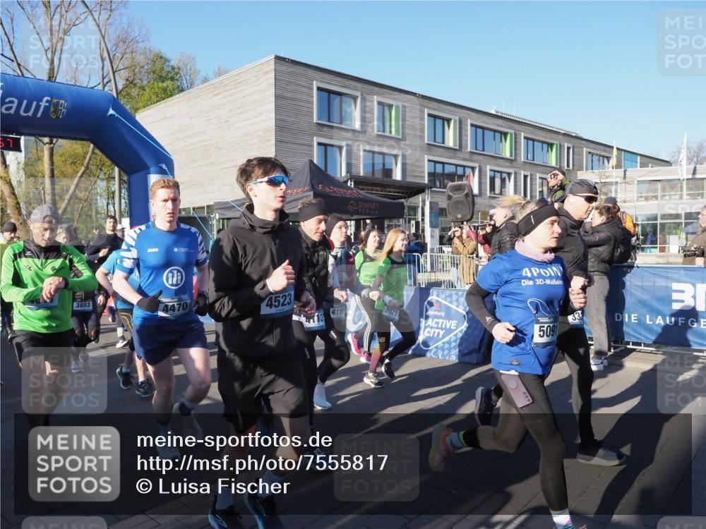 06.04.2025 - 44. Internationalen Wilhelmsburger Insellauf Luisa Fischer http://msf.ph/oto/7555817 06.04.2025 08:51:57 Ziel 3883, 4470, 4523, 4119, 3971, 4, 3, 5091, 33 meine-sportfotos.de