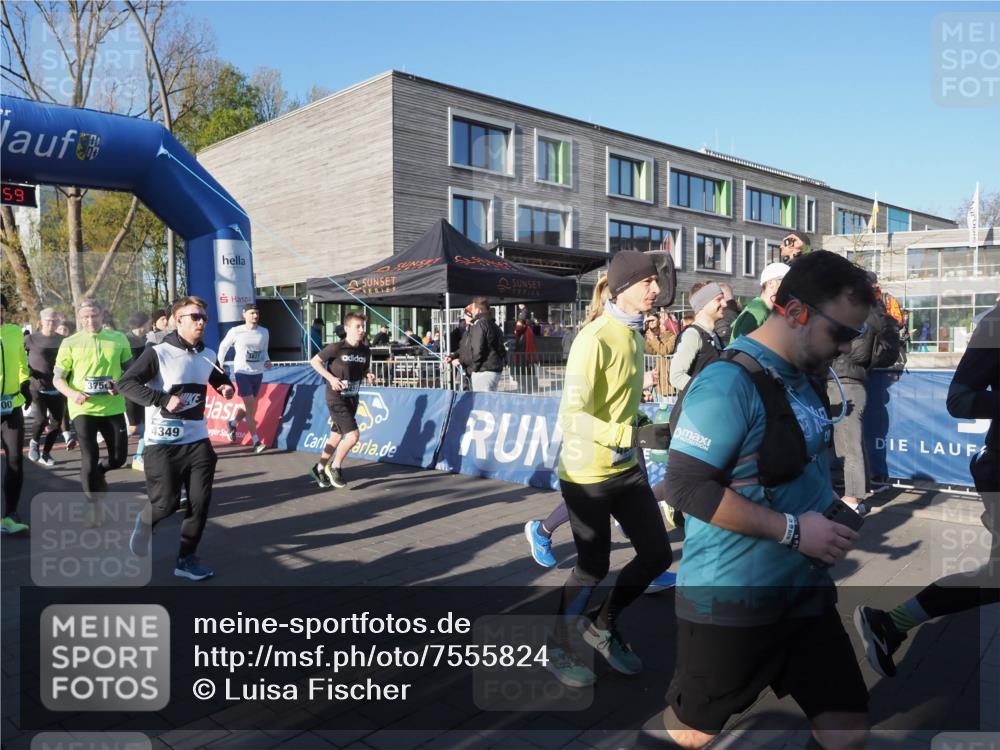 06.04.2025 - 44. Internationalen Wilhelmsburger Insellauf Luisa Fischer http://msf.ph/oto/7555824 06.04.2025 08:51:59 Ziel 59, 00, 375, 3827, 4349 meine-sportfotos.de