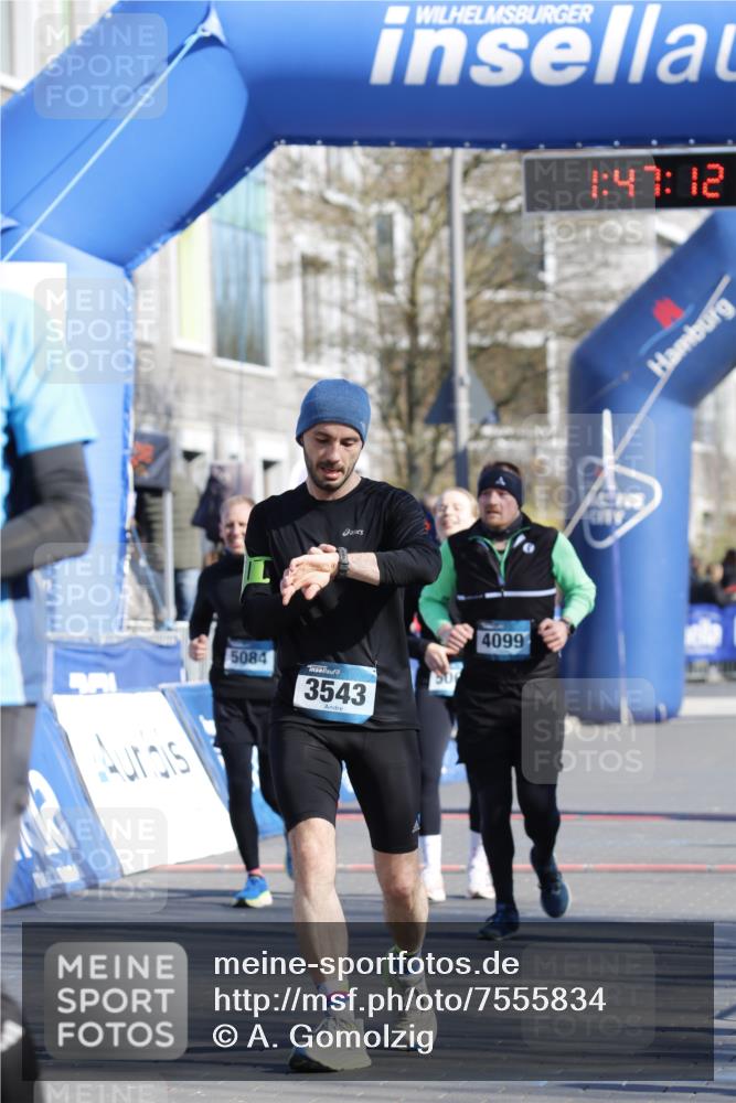 06.04.2025 - 44. Internationalen Wilhelmsburger Insellauf A. Gomolzig http://msf.ph/oto/7555834 06.04.2025 10:37:10 Ziel 3543, 3690, 3819, 4099, 4587, 5067, 5084, 5198 meine-sportfotos.de