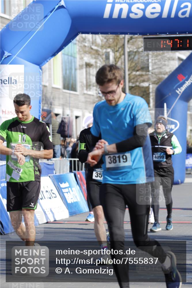 06.04.2025 - 44. Internationalen Wilhelmsburger Insellauf A. Gomolzig http://msf.ph/oto/7555837 06.04.2025 10:37:09 Ziel 3543, 3690, 3819, 4099, 4587, 5067, 5084, 5198 meine-sportfotos.de