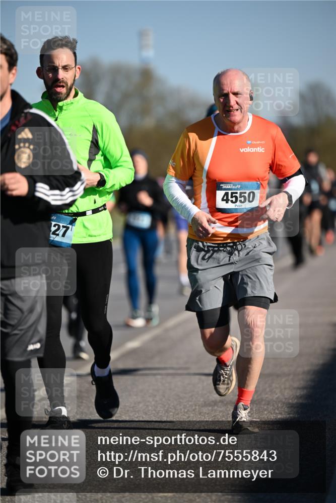 06.04.2025 - 44. Internationalen Wilhelmsburger Insellauf Dr. Thomas Lammeyer http://msf.ph/oto/7555843 06.04.2025 09:31:43 Laufen 27, 4550 meine-sportfotos.de