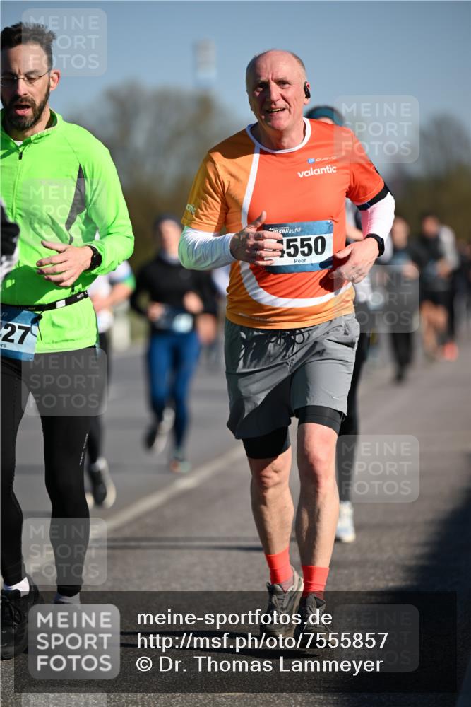 06.04.2025 - 44. Internationalen Wilhelmsburger Insellauf Dr. Thomas Lammeyer http://msf.ph/oto/7555857 06.04.2025 09:31:43 Laufen 27, 44, 550 meine-sportfotos.de
