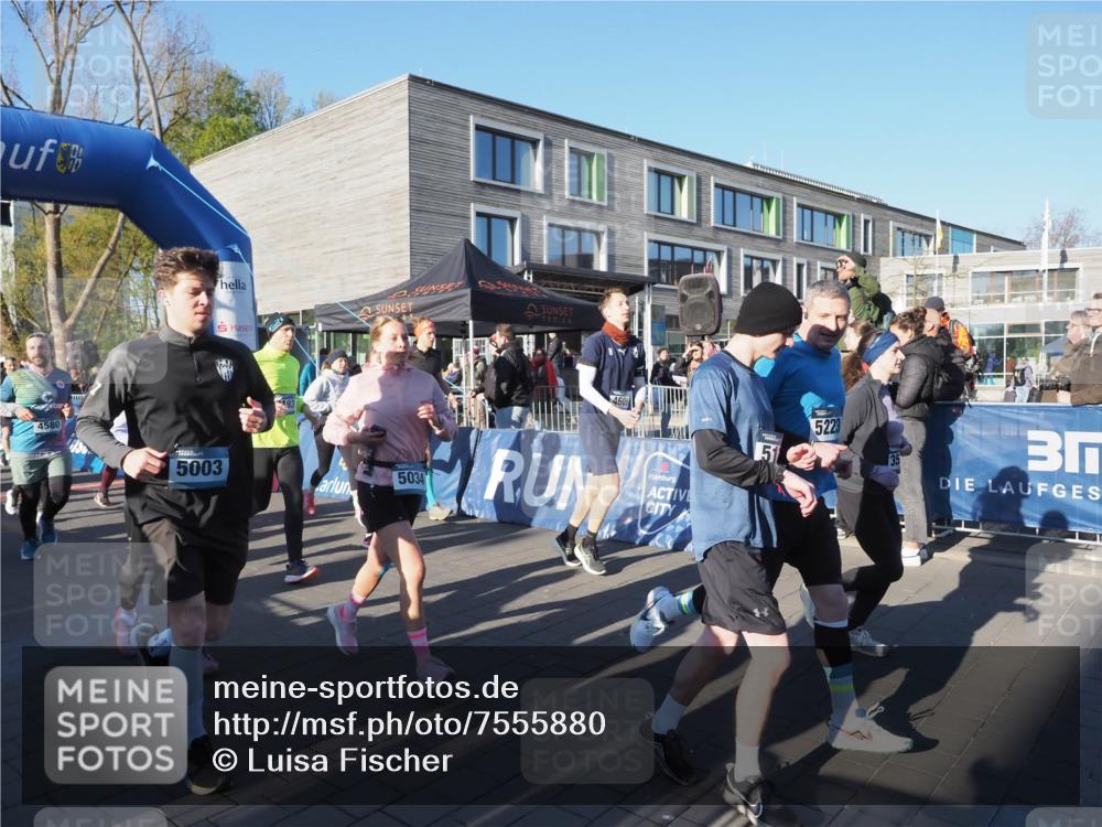 06.04.2025 - 44. Internationalen Wilhelmsburger Insellauf Luisa Fischer http://msf.ph/oto/7555880 06.04.2025 08:52:10 Ziel 4580, 5003, 5034, 4609, 51, 5223, 35 meine-sportfotos.de