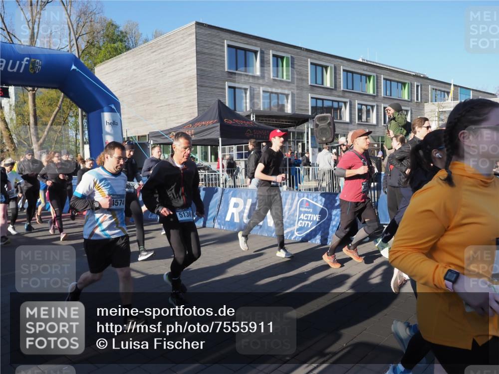 06.04.2025 - 44. Internationalen Wilhelmsburger Insellauf Luisa Fischer http://msf.ph/oto/7555911 06.04.2025 08:52:55 Ziel 1574, 5136 meine-sportfotos.de