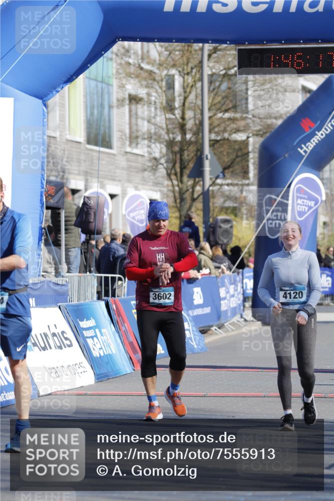 06.04.2025 - 44. Internationalen Wilhelmsburger Insellauf A. Gomolzig http://msf.ph/oto/7555913 06.04.2025 10:36:15 Ziel 3602, 3832, 3933, 3944, 4120 meine-sportfotos.de