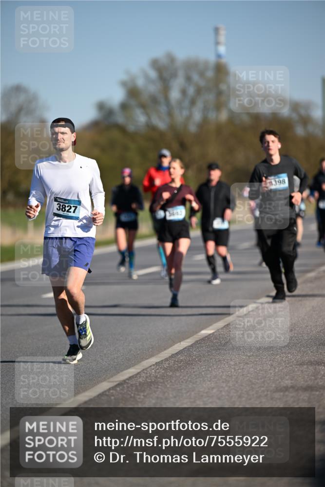 06.04.2025 - 44. Internationalen Wilhelmsburger Insellauf Dr. Thomas Lammeyer http://msf.ph/oto/7555922 06.04.2025 09:31:48 Laufen 3827, 398 meine-sportfotos.de
