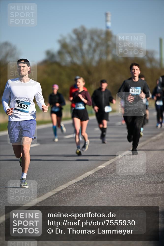 06.04.2025 - 44. Internationalen Wilhelmsburger Insellauf Dr. Thomas Lammeyer http://msf.ph/oto/7555930 06.04.2025 09:31:48 Laufen 3827, 4398 meine-sportfotos.de