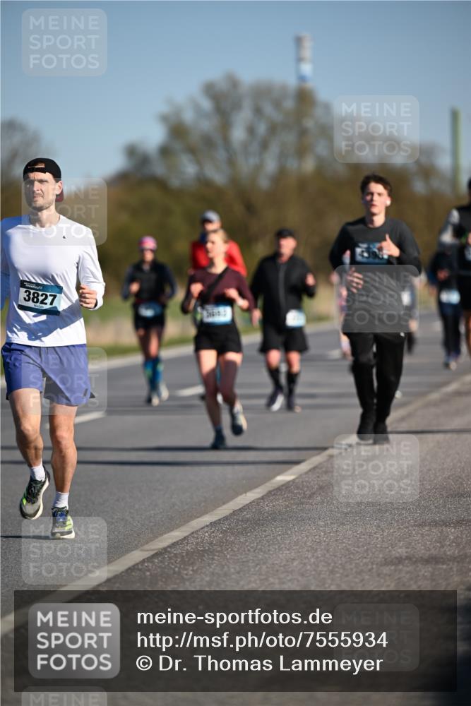 06.04.2025 - 44. Internationalen Wilhelmsburger Insellauf Dr. Thomas Lammeyer http://msf.ph/oto/7555934 06.04.2025 09:31:48 Laufen 3827 meine-sportfotos.de