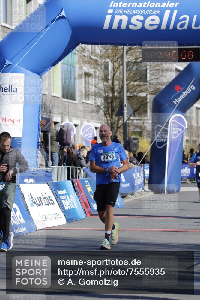 06.04.2025 - 44. Internationalen Wilhelmsburger Insellauf A. Gomolzig http://msf.ph/oto/7555935 06.04.2025 10:36:07 Ziel 3832, 3933 meine-sportfotos.de
