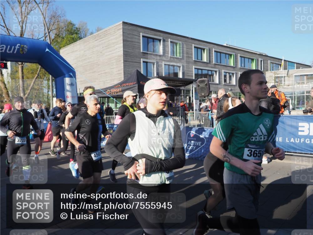 06.04.2025 - 44. Internationalen Wilhelmsburger Insellauf Luisa Fischer http://msf.ph/oto/7555945 06.04.2025 08:52:59 Ziel 9, 3222, 4507, 3, 365 meine-sportfotos.de