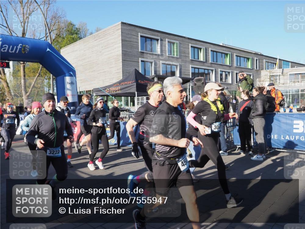 06.04.2025 - 44. Internationalen Wilhelmsburger Insellauf Luisa Fischer http://msf.ph/oto/7555947 06.04.2025 08:52:59 Ziel 59, 4151, 3222, 5, 323, 450, 307, 3 meine-sportfotos.de