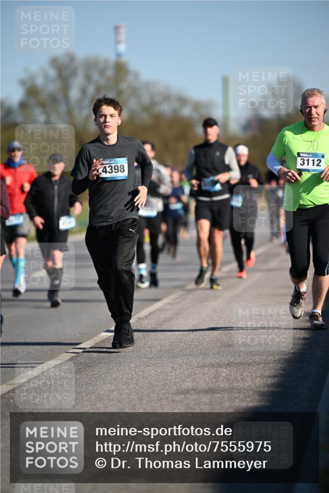 06.04.2025 - 44. Internationalen Wilhelmsburger Insellauf Dr. Thomas Lammeyer http://msf.ph/oto/7555975 06.04.2025 09:31:50 Laufen 3112, 4398 meine-sportfotos.de
