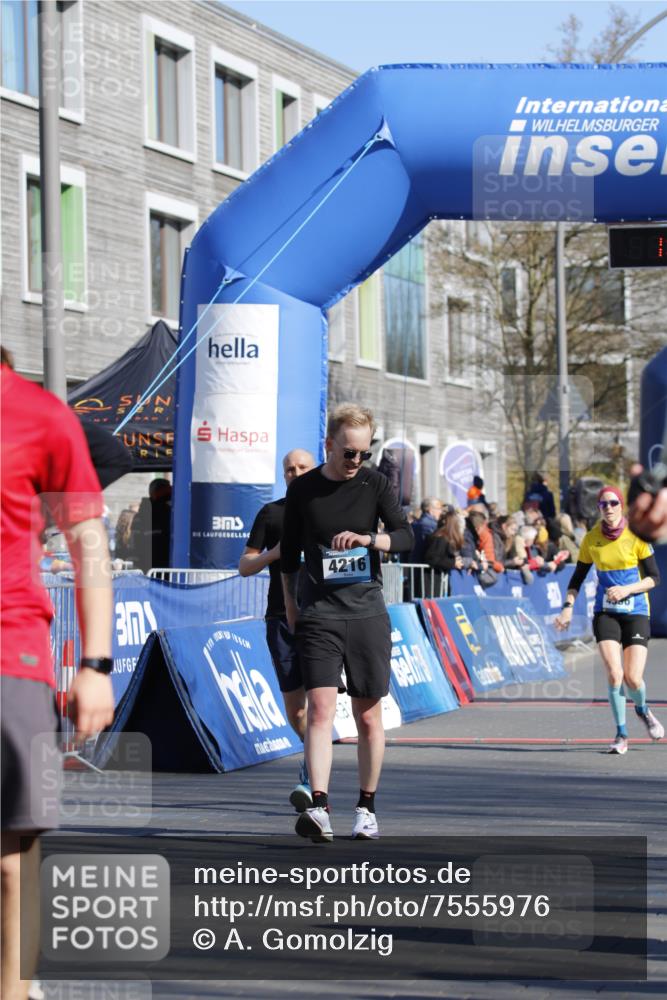 06.04.2025 - 44. Internationalen Wilhelmsburger Insellauf A. Gomolzig http://msf.ph/oto/7555976 06.04.2025 10:35:44 Ziel 3936, 4216, 4283, 4284, 4312, 4396 meine-sportfotos.de