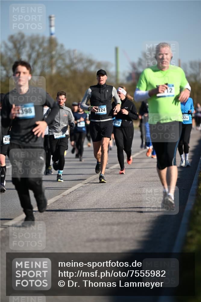 06.04.2025 - 44. Internationalen Wilhelmsburger Insellauf Dr. Thomas Lammeyer http://msf.ph/oto/7555982 06.04.2025 09:31:50 Laufen 1398, 416, 4, 124, 5010, 12, 324 meine-sportfotos.de