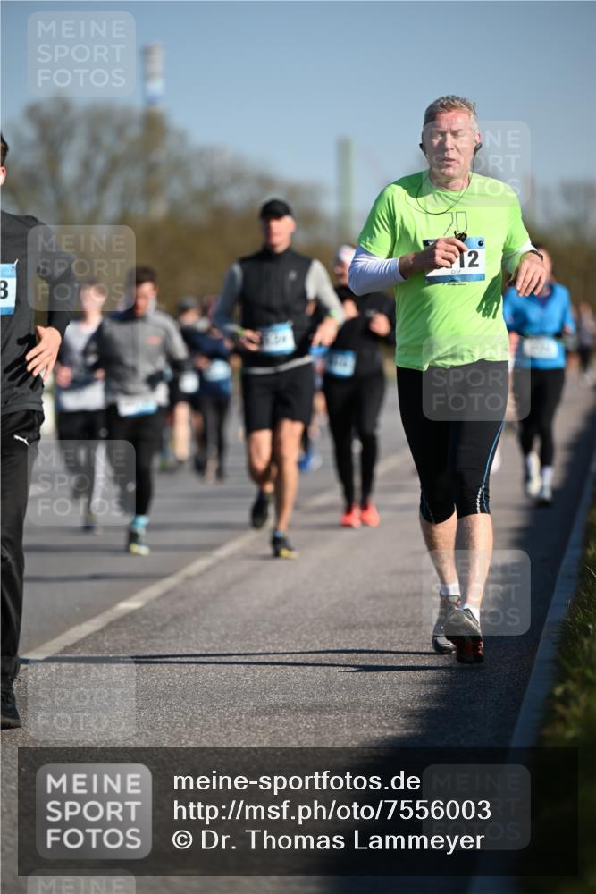 06.04.2025 - 44. Internationalen Wilhelmsburger Insellauf Dr. Thomas Lammeyer http://msf.ph/oto/7556003 06.04.2025 09:31:51 Laufen 12 meine-sportfotos.de