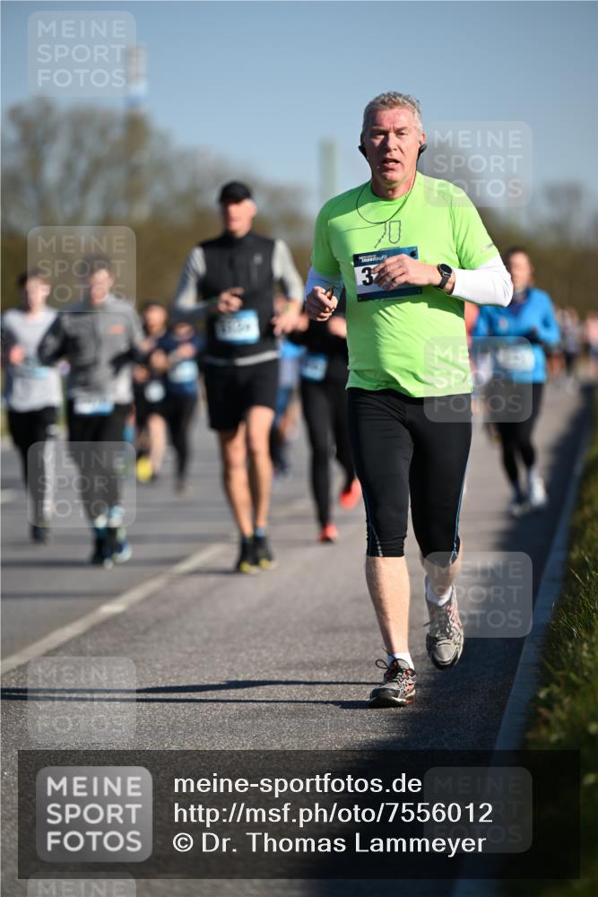 06.04.2025 - 44. Internationalen Wilhelmsburger Insellauf Dr. Thomas Lammeyer http://msf.ph/oto/7556012 06.04.2025 09:31:52 Laufen 3 meine-sportfotos.de