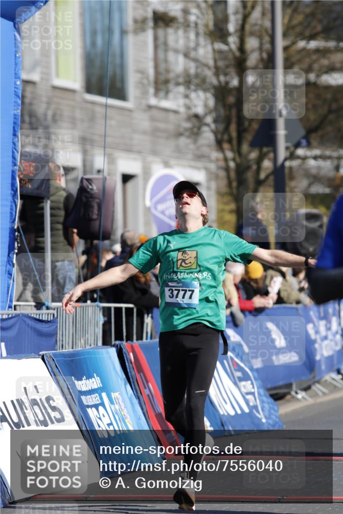 06.04.2025 - 44. Internationalen Wilhelmsburger Insellauf A. Gomolzig http://msf.ph/oto/7556040 06.04.2025 10:34:53 Ziel 3183, 3777, 4346, 4529 meine-sportfotos.de