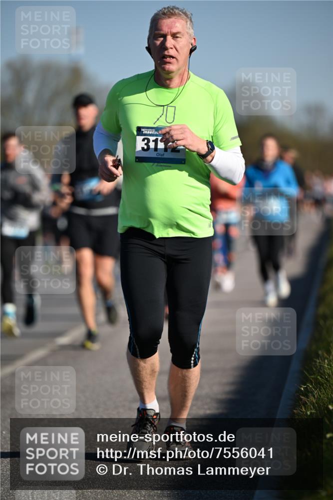 06.04.2025 - 44. Internationalen Wilhelmsburger Insellauf Dr. Thomas Lammeyer http://msf.ph/oto/7556041 06.04.2025 09:31:53 Laufen 31 meine-sportfotos.de