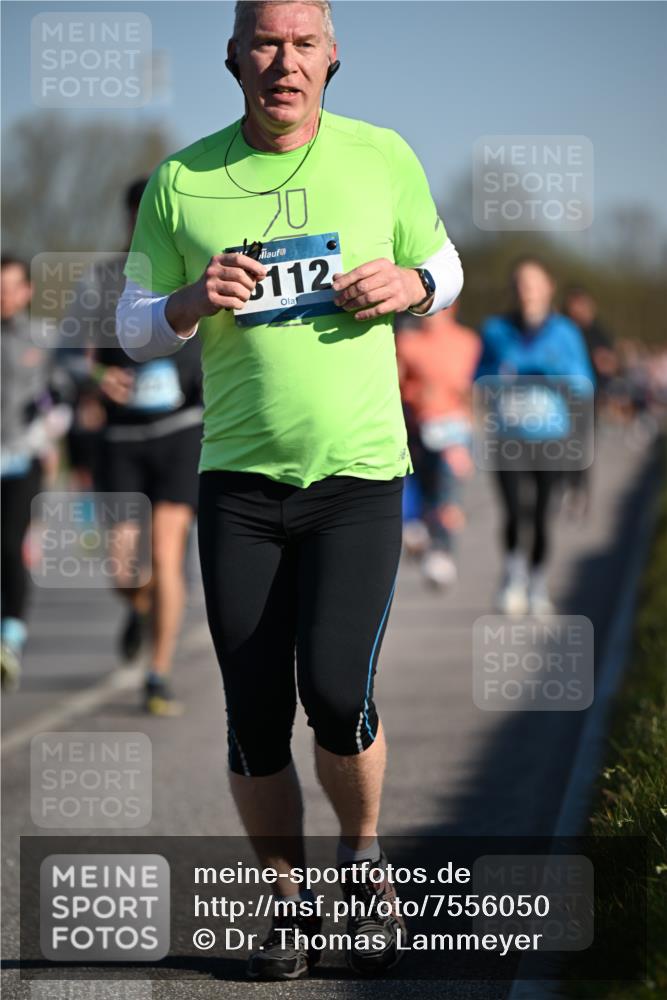 06.04.2025 - 44. Internationalen Wilhelmsburger Insellauf Dr. Thomas Lammeyer http://msf.ph/oto/7556050 06.04.2025 09:31:53 Laufen 112 meine-sportfotos.de