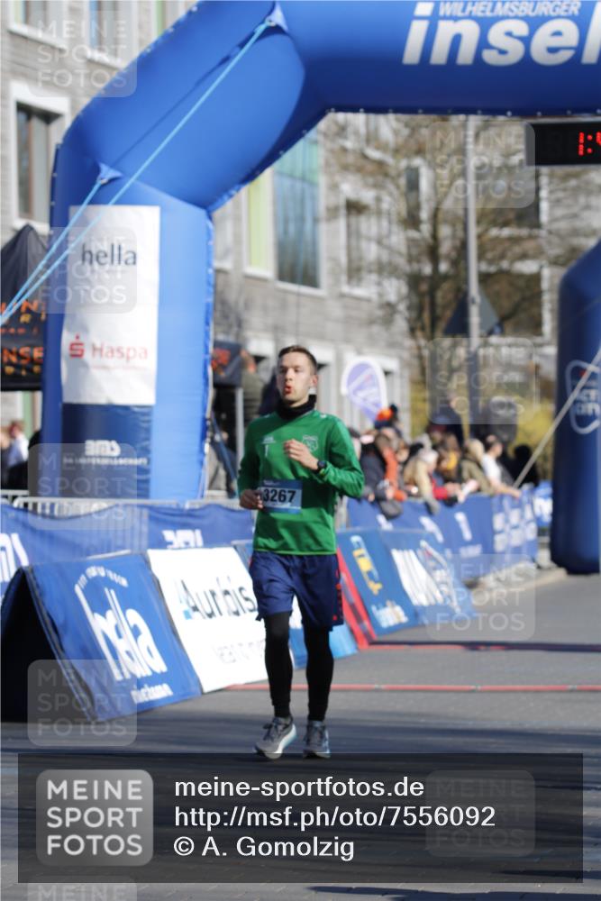 06.04.2025 - 44. Internationalen Wilhelmsburger Insellauf A. Gomolzig http://msf.ph/oto/7556092 06.04.2025 10:34:24 Ziel 3267, 3404, 4294 meine-sportfotos.de