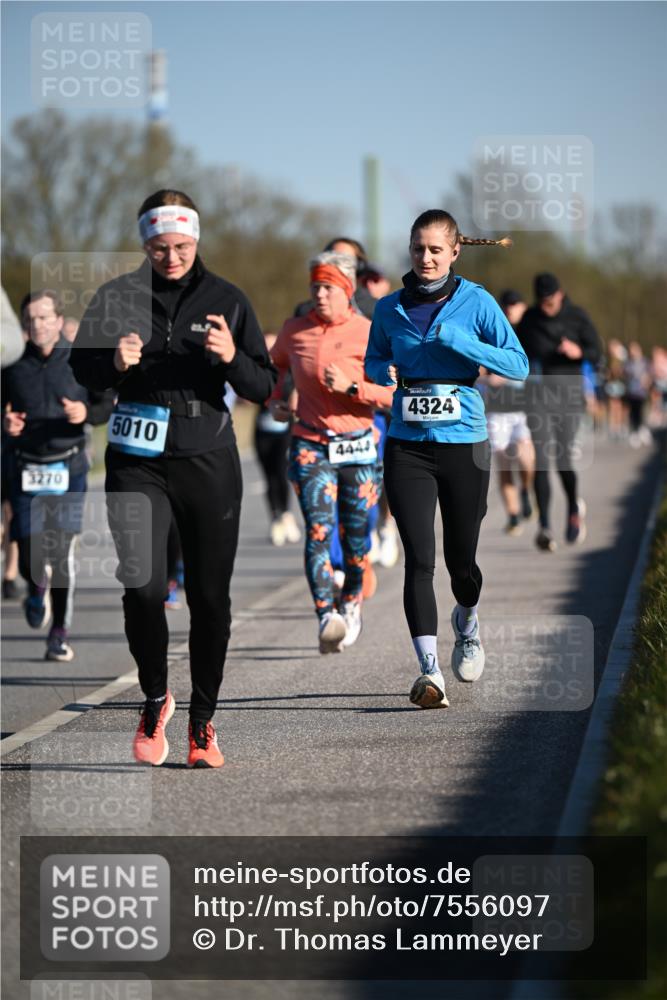 06.04.2025 - 44. Internationalen Wilhelmsburger Insellauf Dr. Thomas Lammeyer http://msf.ph/oto/7556097 06.04.2025 09:31:56 Laufen 3270, 5010, 4444, 4324 meine-sportfotos.de