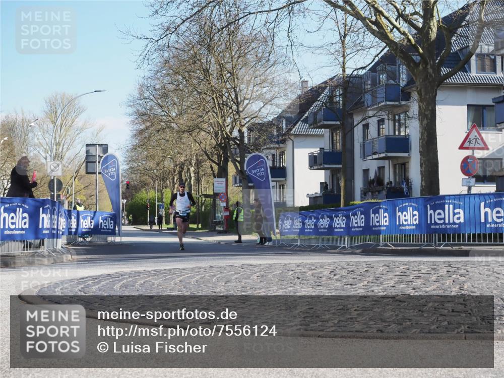 06.04.2025 - 44. Internationalen Wilhelmsburger Insellauf Luisa Fischer http://msf.ph/oto/7556124 06.04.2025 10:07:25 Ziel 3 meine-sportfotos.de