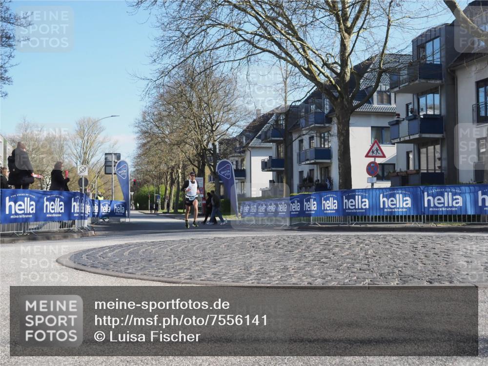 06.04.2025 - 44. Internationalen Wilhelmsburger Insellauf Luisa Fischer http://msf.ph/oto/7556141 06.04.2025 10:07:26 Ziel 3 meine-sportfotos.de
