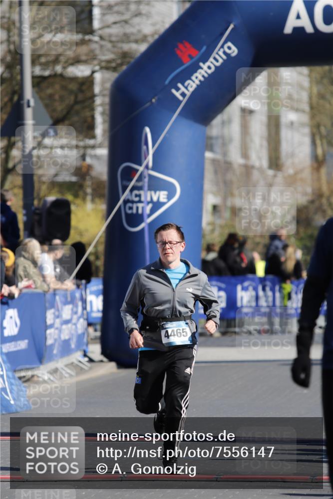 06.04.2025 - 44. Internationalen Wilhelmsburger Insellauf A. Gomolzig http://msf.ph/oto/7556147 06.04.2025 10:33:51 Ziel 3585, 3826, 3909, 4262, 4455, 4465, 5033 meine-sportfotos.de