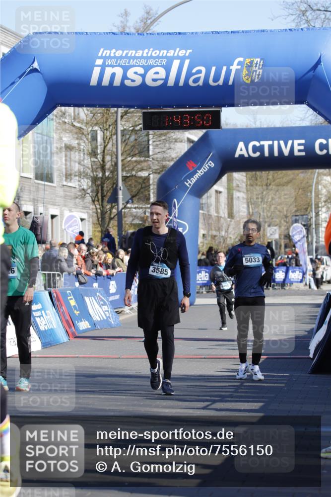 06.04.2025 - 44. Internationalen Wilhelmsburger Insellauf A. Gomolzig http://msf.ph/oto/7556150 06.04.2025 10:33:48 Ziel 3585, 3826, 4262, 4455, 5033 meine-sportfotos.de