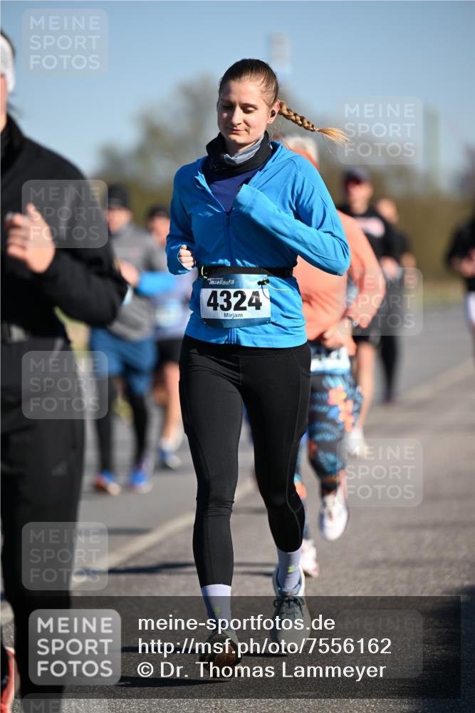 06.04.2025 - 44. Internationalen Wilhelmsburger Insellauf Dr. Thomas Lammeyer http://msf.ph/oto/7556162 06.04.2025 09:31:59 Laufen 4324 meine-sportfotos.de