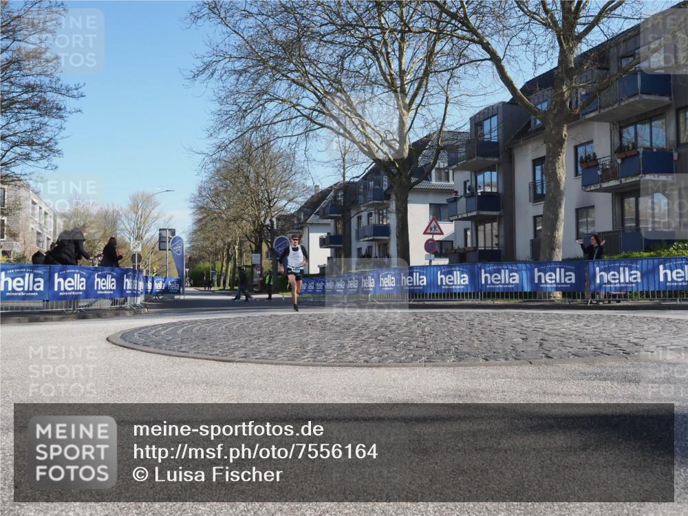 06.04.2025 - 44. Internationalen Wilhelmsburger Insellauf Luisa Fischer http://msf.ph/oto/7556164 06.04.2025 10:07:27 Ziel  meine-sportfotos.de